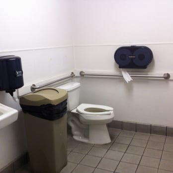 Shell - Clean Unisex bathroom - Automotive Near Me - Madera, California