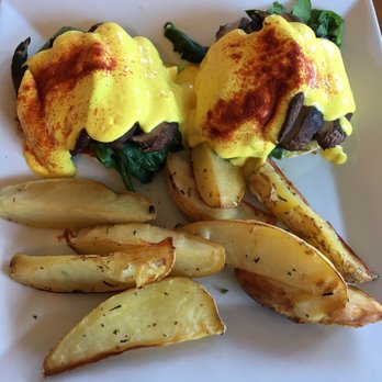 Ravens' Restaurant - Vegan Benedict - Vegan Near Me - Mendocino, California
