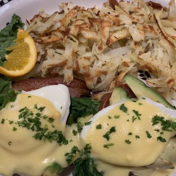 Black Bear Diner Orem - California Eggs Benedict - American Near Me - Orem, Utah