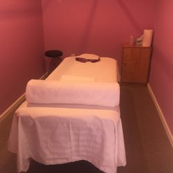 Lotus Massage - Clean and spacious room