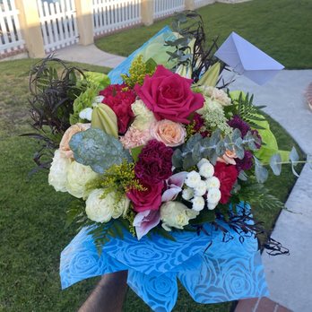 Aloha Flowers Simi Valley - Flower Arrangement put together by the one and only Aloha Flowers Simi Valley - Florists Near Me - Simi Valley, California Aloha Flowers Simi Valley - Flower Arrangement put together by the one and only Aloha Flowers Simi Valley - Florists Near Me - Simi Valley, California