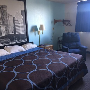 Super 8 by Wyndham Clinton - Hotels Near Me - Clinton, Iowa Super 8 by Wyndham Clinton - Hotels Near Me - Clinton, Iowa