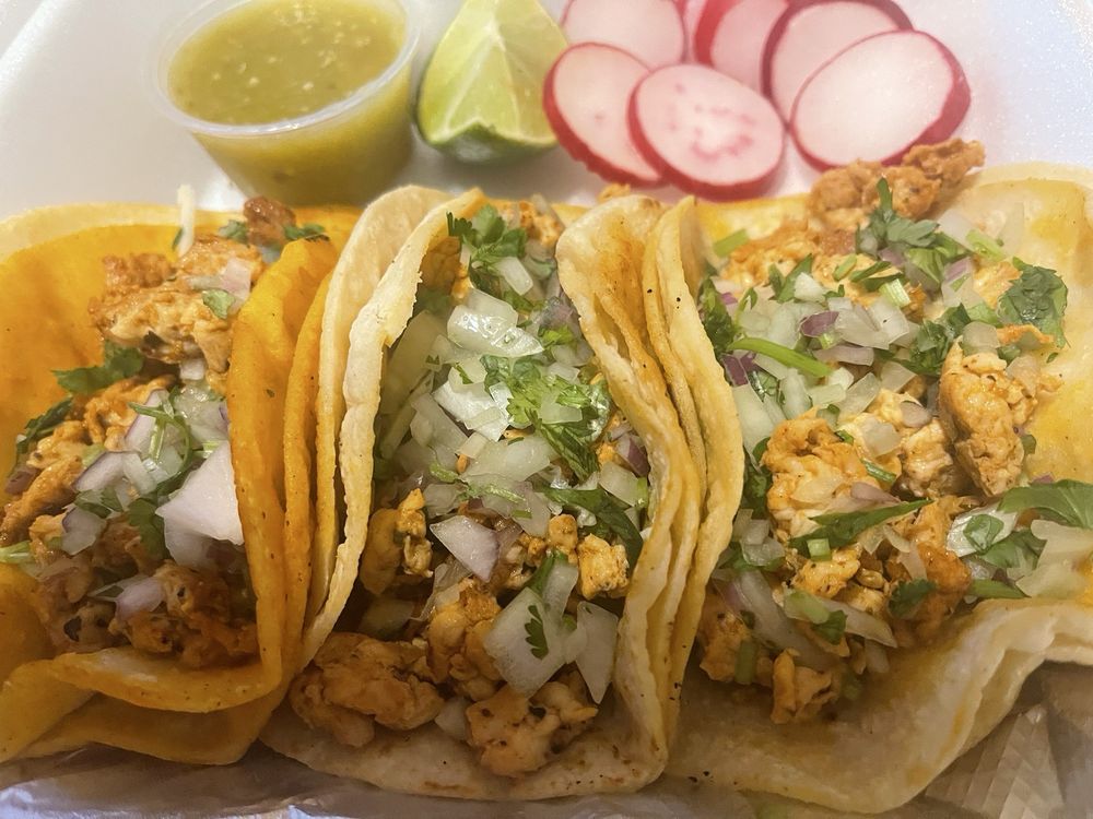 La Michoacana Grocery & Catering Logo