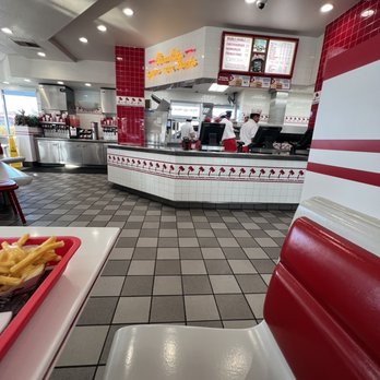 In-N-Out Burger - Burgers Near Me - Clovis, California