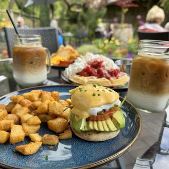 GARDENWORKS at Mandeville - Cafes Near Me - Burnaby, British Columbia