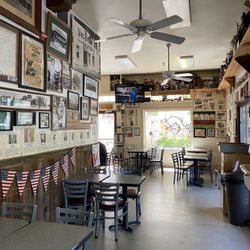 Vasquez Deli - Interior seating