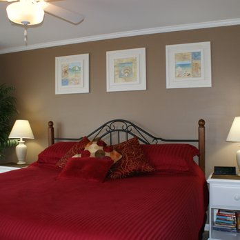 Makai Condominiums - Master Bedroom w/ King Sized Bed - Condominiums Near Me - Ocean City, Maryland Makai Condominiums - Master Bedroom w/ King Sized Bed - Condominiums Near Me - Ocean City, Maryland