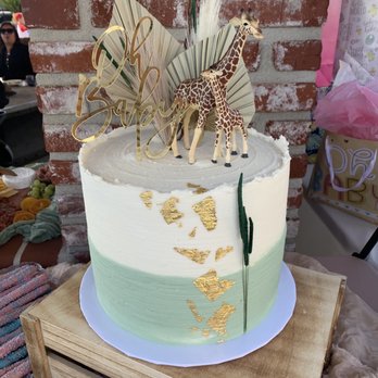 RebelCakes Bakery - Gender reveal cake - Desserts Near Me RebelCakes Bakery - Gender reveal cake - Desserts Near Me