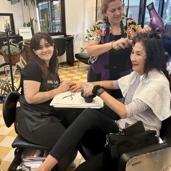 MB Salon - My friend is getting Pedicure manicure and hair cut and styling at the same time. - Hair Salons Near Me - Buenos Aires, C MB Salon - My friend is getting Pedicure manicure and hair cut and styling at the same time. - Hair Salons Near Me - Buenos Aires, C