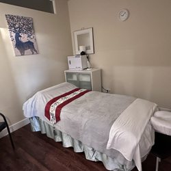 Golden Hands Massage