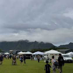 Kauai Community College Farmers' Market - Shop while surrounded by natural beauty!