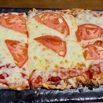 Murphy's Grill - Margherita flatbread - Irish Near Me - ​Boynton Beach, Florida