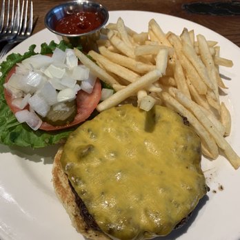 Blue Ridge Grill - Royal Burger - American Near Me - Ashburn, Virginia