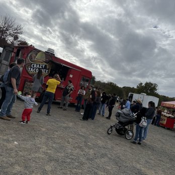 Lyman Orchards - Busy - Fruits & Veggies Near Me - Middlefield, Connecticut