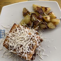 Magna Grecia - Mousaka mit gerösteten Kartoffel-Ecken