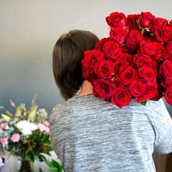 Enoggera Flowers - Valentines Day Roses!