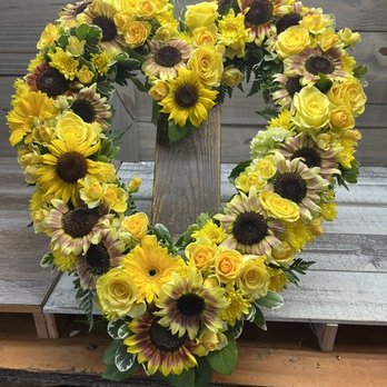Clifford's Flowers - Florists Near Me - Quincy, Massachusetts Clifford's Flowers - Florists Near Me - Quincy, Massachusetts