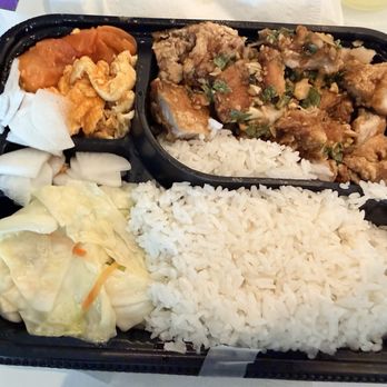 Hakka House - Lunch special - crispy chicken with rice and veggie sides - Chinese Near Me - Redmond, Washington Hakka House - Lunch special - crispy chicken with rice and veggie sides - Chinese Near Me - Redmond, Washington