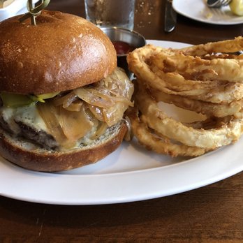Red's Table - New American Near Me - Reston, Virginia