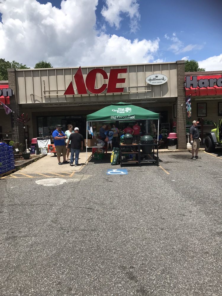 ACE HARDWARE Updated September 2024 15 Photos 526 W