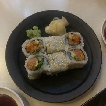 Hojoko - Spicy Salmon Roll - Japanese Near Me - Boston, Massachusetts