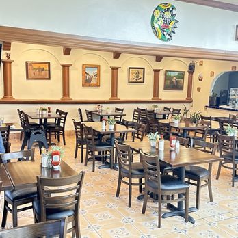 El Pueblo Bakery & Restaurant - Seating area with a warm atmosphere - Mexican Near Me - Newhall, California El Pueblo Bakery & Restaurant - Seating area with a warm atmosphere - Mexican Near Me - Newhall, California