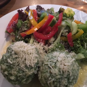 Zirkelwirt am Papagenoplatz - Spinach dumplings - Austrian Near Me - Salzburg, 5 Zirkelwirt am Papagenoplatz - Spinach dumplings - Austrian Near Me - Salzburg, 5