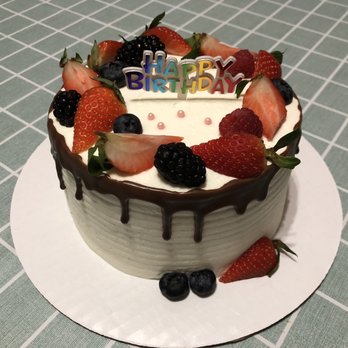Kiss Cake - Fresh Fruit and Cream Cake - Bakeries Near Me - Cincinnati, Ohio
