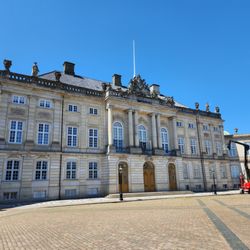 Copenhagen Free Walking Tours - Beautiful palaces at the end of the tour