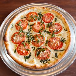 Nino's Pizzeria & Restaurant - Margherita Pizza