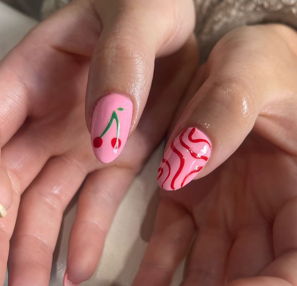 Maru Nail Care Logo