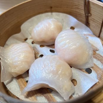 LiLi - Har Gow (shrimp dumplings) dim sum was excellent - Dim Sum Near Me - Paris, 75