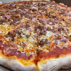 Bernie's Pizza - ham & bacon