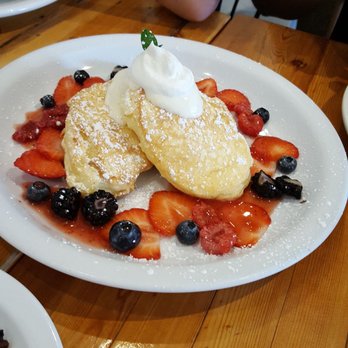 Cream Pot - Pancake so fluffy I'm going to die!! - Breakfast & Brunch Near Me - Honolulu, Hawaii