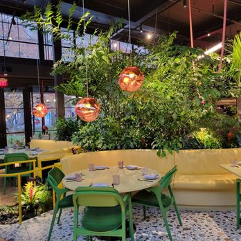 Surreal Global Kitchen - Bars Near Me - Arlington, Virginia
