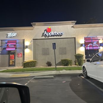 Applebee's Grill + Bar - Apple bees - American Near Me - Fontana, California