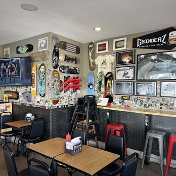 Grinderz - Interior of Grinderz - Burgers Near Me - Huntington Beach, California Grinderz - Interior of Grinderz - Burgers Near Me - Huntington Beach, California