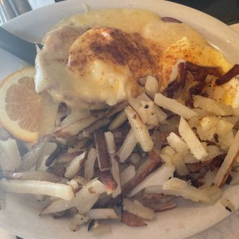 Christie's Kitchen - Eggs Benedict - Breakfast & Brunch Near Me - Redmond, Oregon