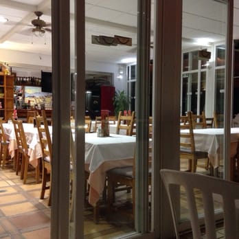 Los Manueles - Salón - Spanish Near Me - Torremolinos, Massachusetts