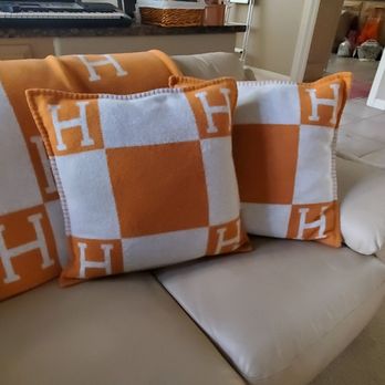 Hermès - Avalon blanket and pillows - Women's Clothing Near Me - Las Vegas, Nevada Hermès - Avalon blanket and pillows - Women's Clothing Near Me - Las Vegas, Nevada