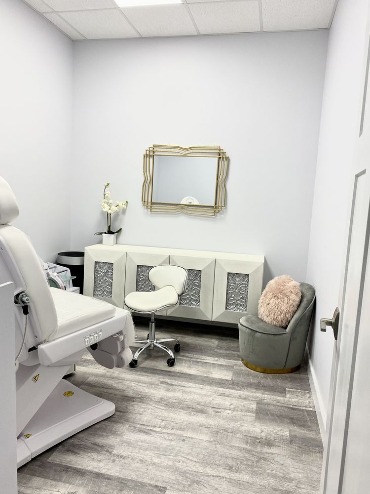 EN SANTE CLINIC AND MEDICAL SPA Updated June 2024 1420 Spring Hill