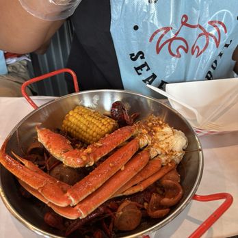Cap't Loui - King crabs, crawfish and hot sausages - Seafood Near Me - Cupertino, California