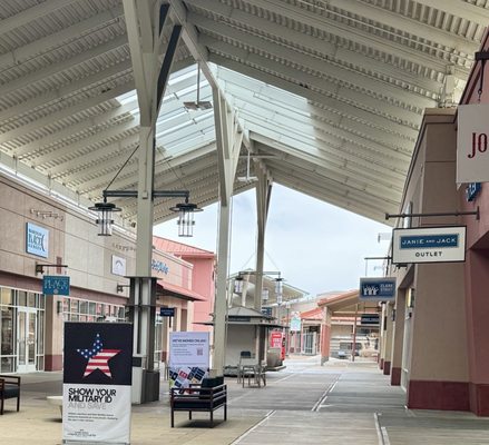 Chicago Premium Outlets by null