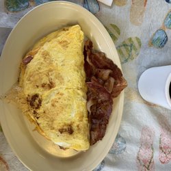 Marianne's Food Station - Western omelette and bacon