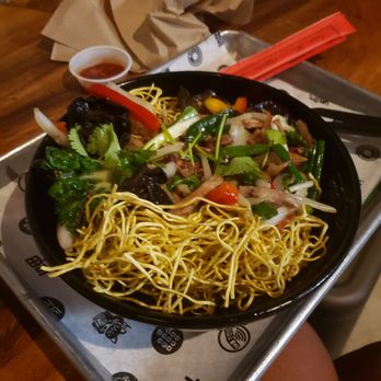 1-800-Lucky - Delicious fried noodles with pork - Asian Fusion Near Me - Miami, Florida