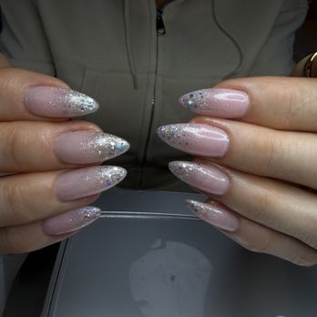 Nailacarte - Streeterville - Perfect NYE nails done by Hannah - Nail Salons Near Me - Chicago, Illinois Nailacarte - Streeterville - Perfect NYE nails done by Hannah - Nail Salons Near Me - Chicago, Illinois