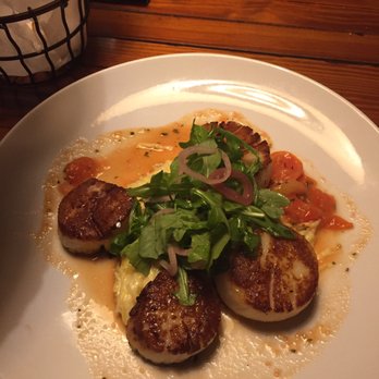 Southwood Kitchen - Superb scallops and oysters on crostini. - Seafood Near Me - Daphne, Alabama