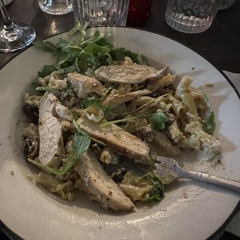 The Water Stop - Mushroom leek pasta - American Near Me - Marfa, Texas The Water Stop - Mushroom leek pasta - American Near Me - Marfa, Texas