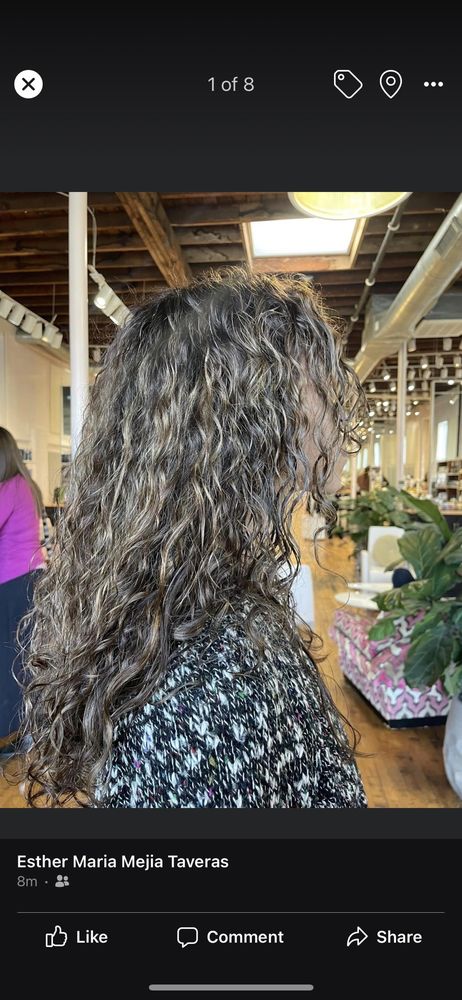 Moxie Hair Lounge Logo