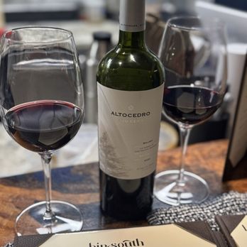 Bin 6 South - Wine Bars Near Me - St. Petersburg, Florida